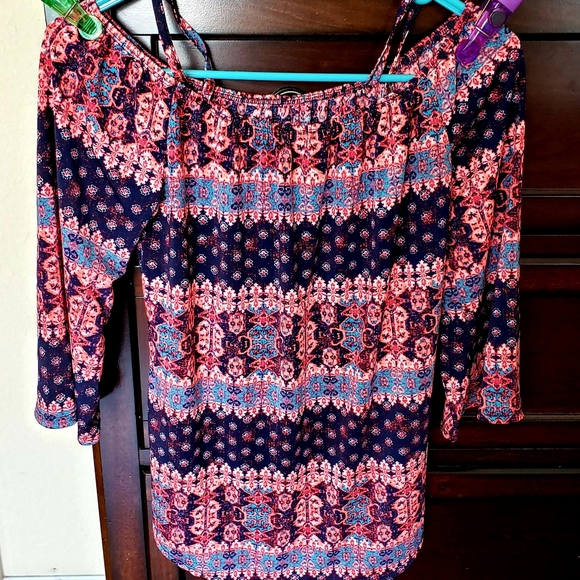 Top Company of NY Tops - DONATING SOON Cute Cold Shoulder Top EUC